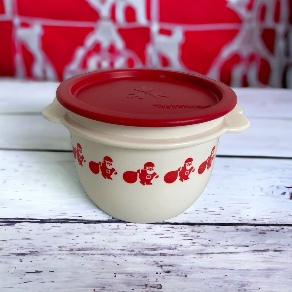 Tupperware Santa Claus Bowl Red Lid Christmas 26 OZ 2513 2423 Replacement